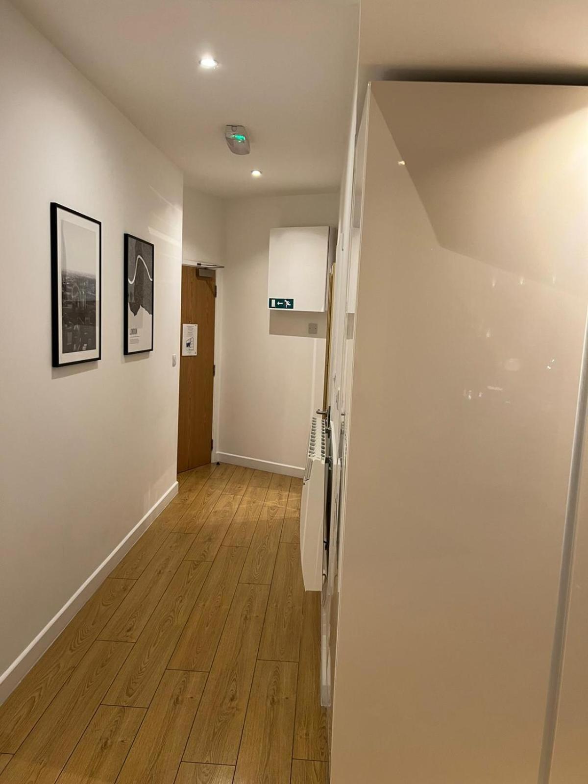 Tranquil 1 Bedroom Retreat In Piccadilly Vr4 London